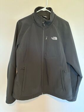 The North Face Women’s Black Softshell Full-Zip Jacket